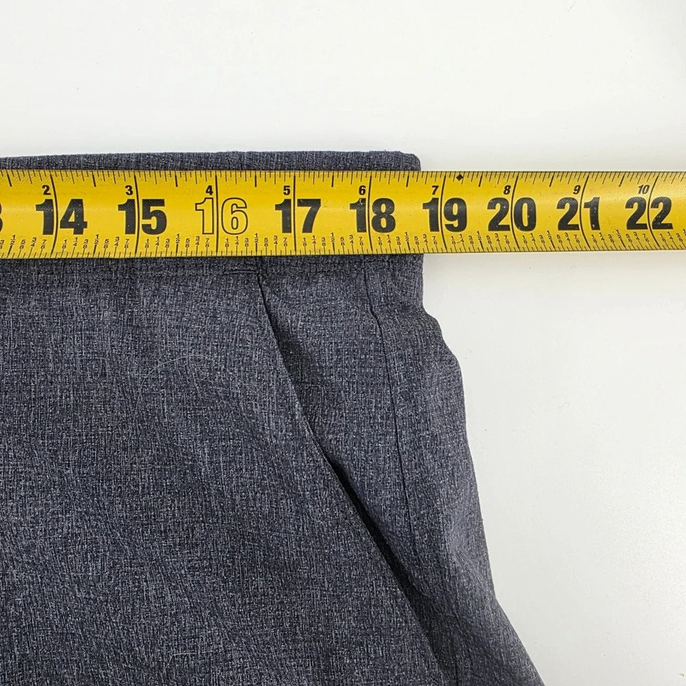 Under Armour HeatGear Mens Gray Heather Golf Shorts Size 38 Loose Fit Flat Front